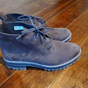 Timberland chocolate brown boots women's size 9 New never worn